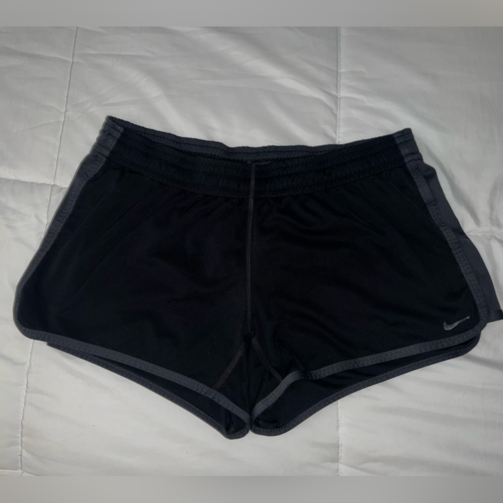 Nike DRI-FIT Women’s tempo running shorts